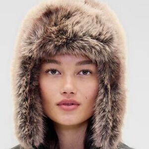 GAP Adult Faux Fur Trapper Hat Natural Tan